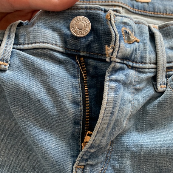 710 Skinny Light Wash Levi Jeans - Picture 3 of 6